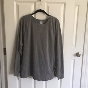 gray crew neck sweatshirt